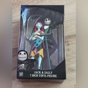 New in box Tim Burton’s The Night Before Christmas Jack & Sally 7in Vinyl Figure